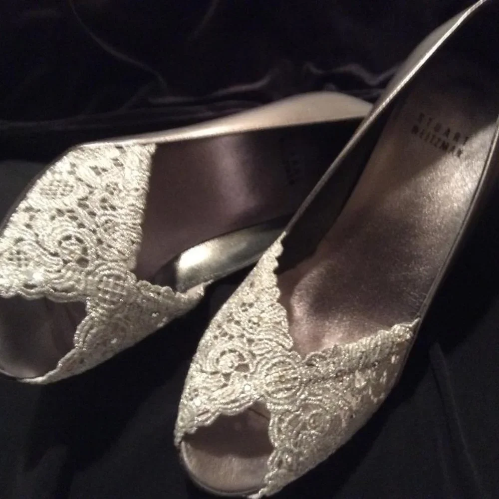 STUART WEITZMAN 2 1/2"heels 'Chantelle',Silver, Leather& lace, Crystals Size 6.5 - Picture 8 of 10